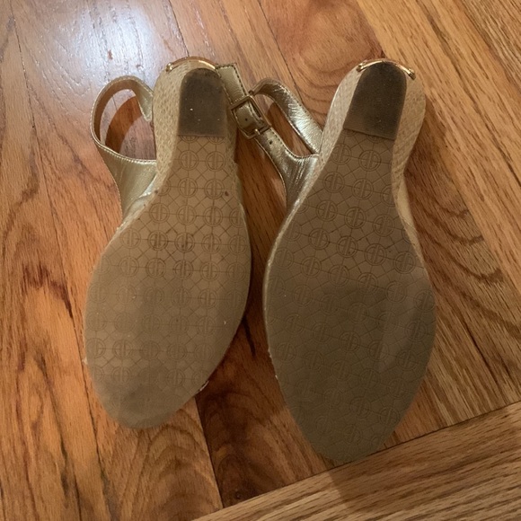 Lilly Pulitzer Gold Wedge- worn once - Picture 3 of 6